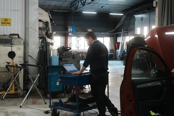 2-årskontroll av fartsskriver hos Sand-tec Autosenter